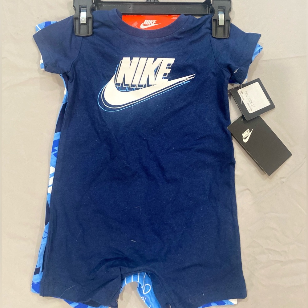 NIKE BOYS 2 BODYSUITS 12 MONTHS